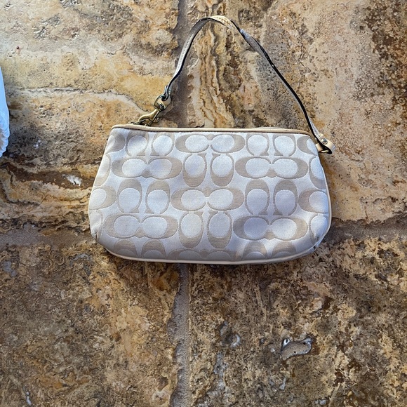 Coach wristlet (authentic) - Picture 2 of 3